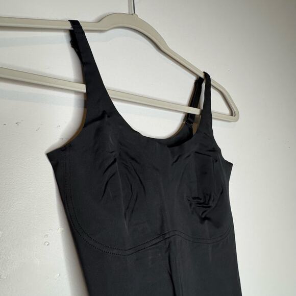 Ruby Ribbon Second Skin Scoop Neck Smoothing Cami Black NWT Size 32 - Picture 3 of 8